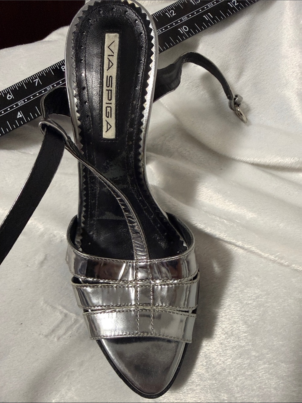 NWOT Via Spiga Metallic Leather Silver T-Strap Heels - Picture 9 of 9